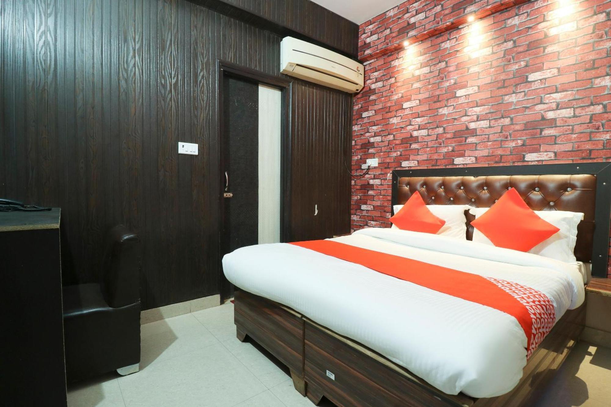 Oyo Hotel Shiv Ganga Inn Varanasi Exterior photo